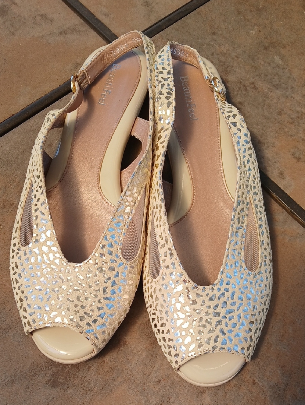 BeautiFeel Beige Metallic Cutout Peep-Toe Slingbacks Size 38 (US 7.5)